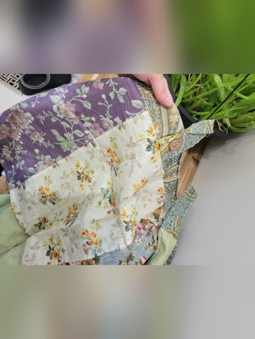 Floral Patchwork Valance - Picture 2 of 4